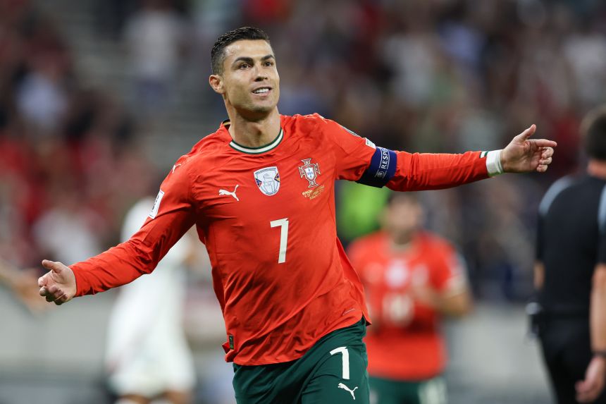 Ronaldonun sərvəti milyardı ötdü&nbsp;