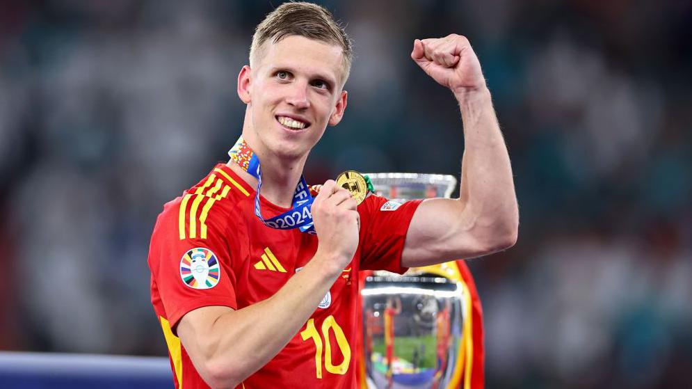 Dani Olmo millinin düşərgəsini tərk etdi 