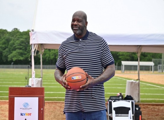 Əfsanəvi NBA basketbolçusu məktəblilərlə görüşüb