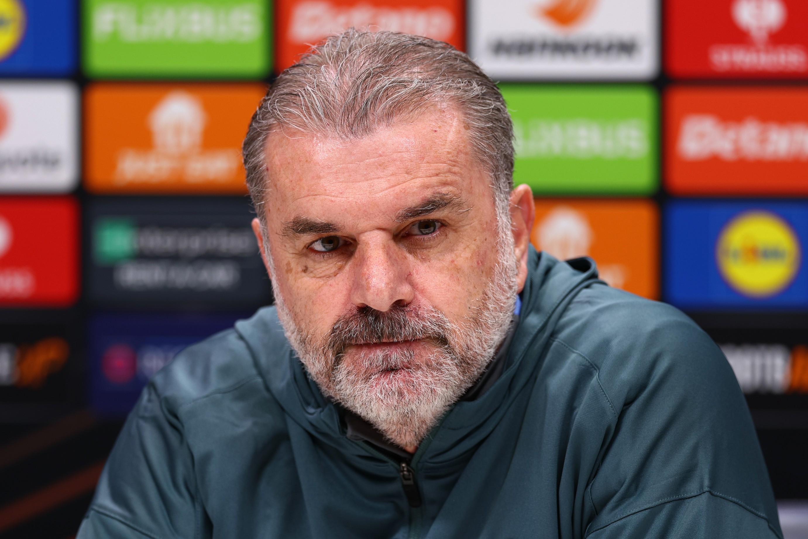 Posteglou A Seriyasında işləyə bilər