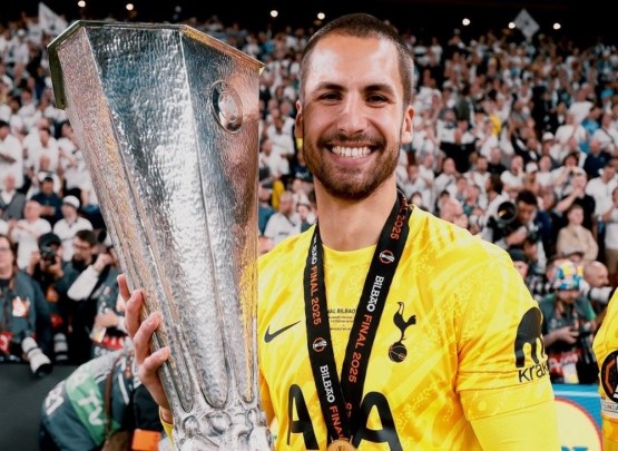 &quot;Tottenhem&quot;in qapıçısı karyerasını başa vurdu