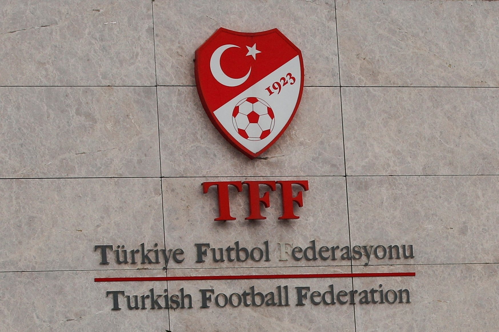 600 futbolçu&nbsp;dindirilməyə&nbsp;çağırılıb