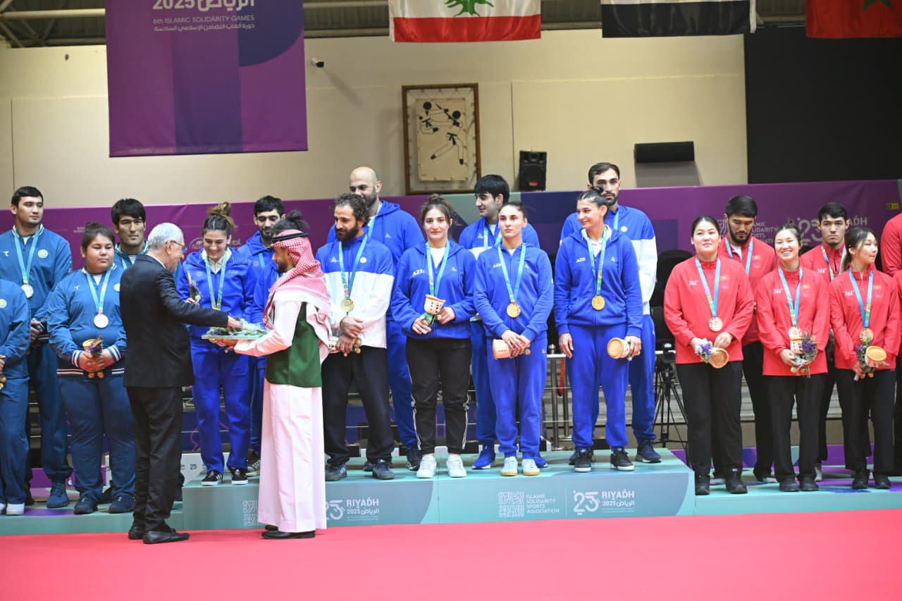 Çingiz Hüseynzadə mükafatlandırma mərasimində iştirak edib