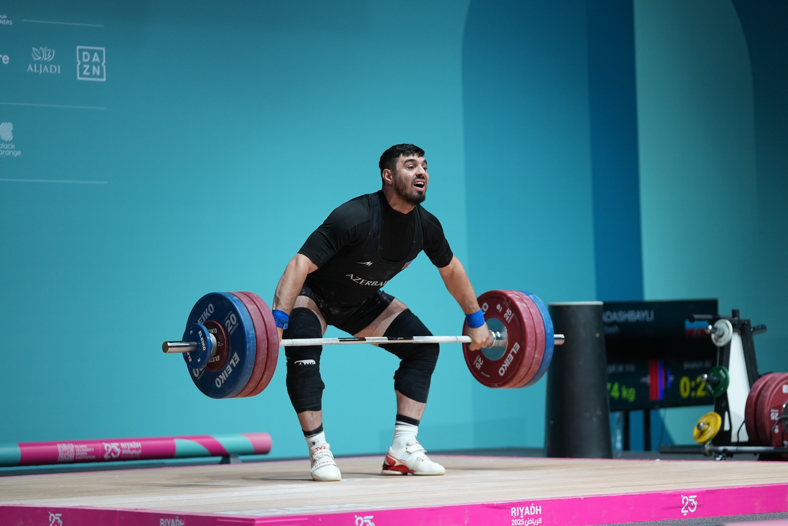 Ağırlıqqaldıranımız İslamiadada gümüş medal qazandı&nbsp;