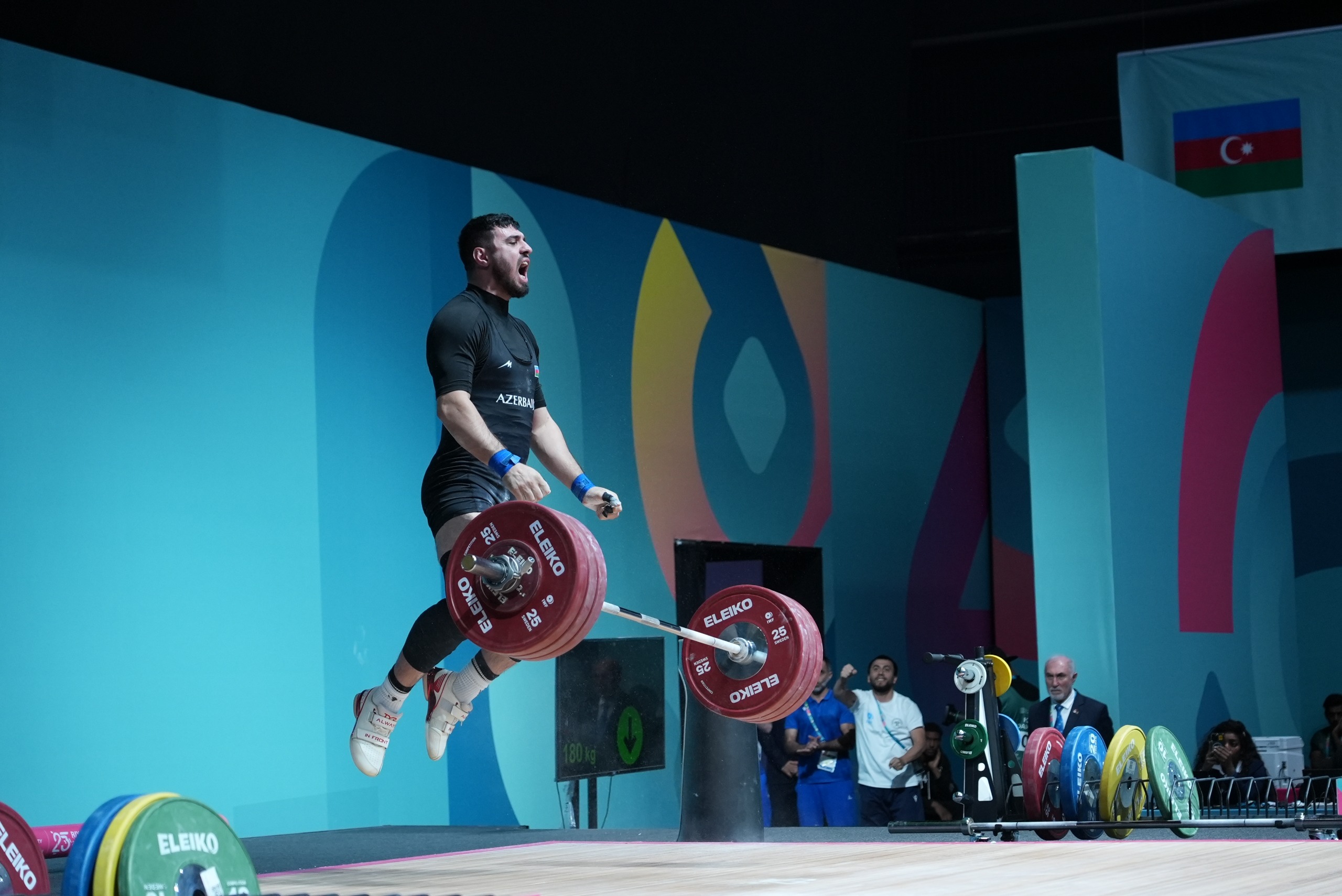 Ağırlıqqaldıranımız İslamiadada gümüş medal qazandı&nbsp;