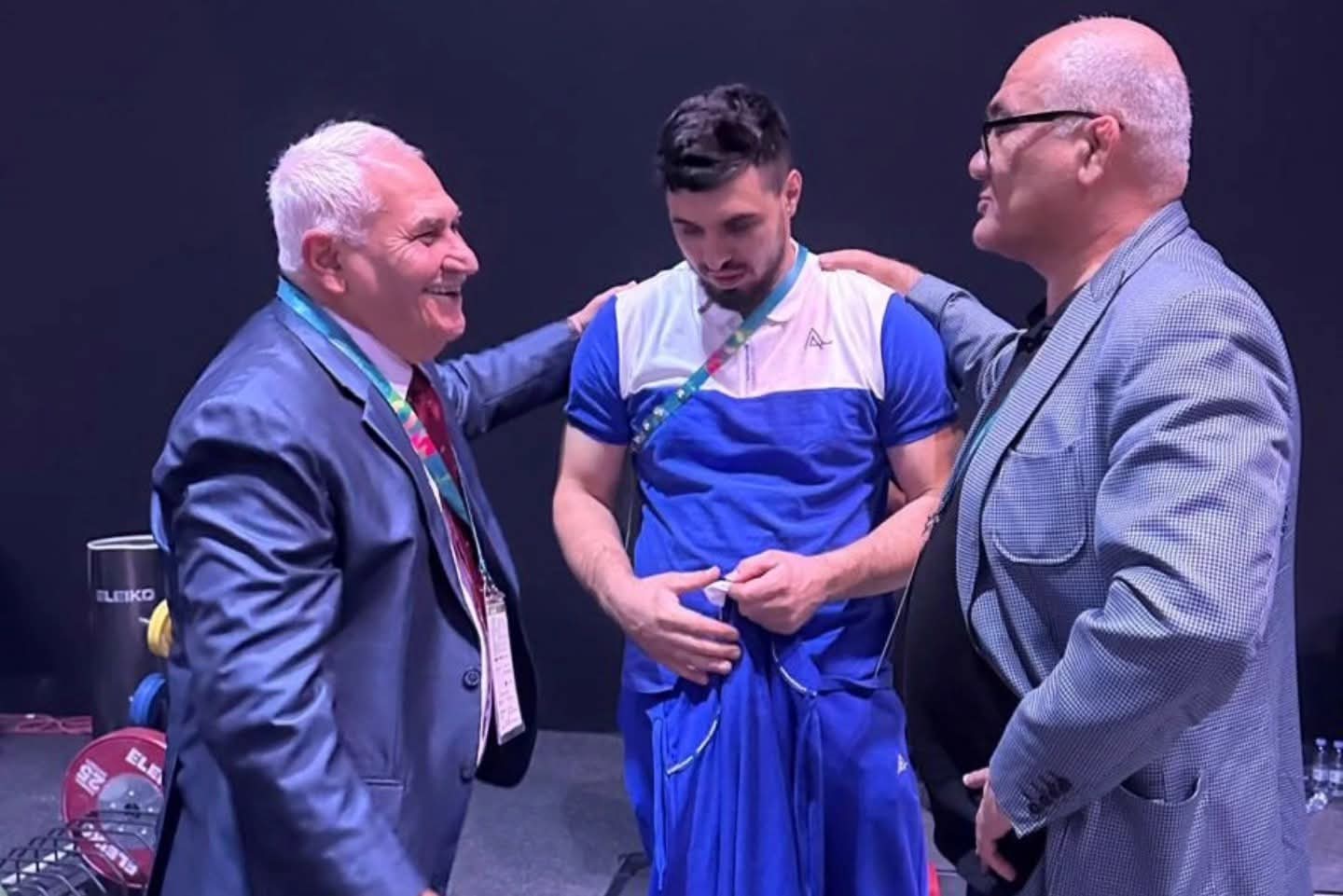 Ağırlıqqaldıranlarımız İslamiadanı 11 medalla başa vurdular&nbsp;