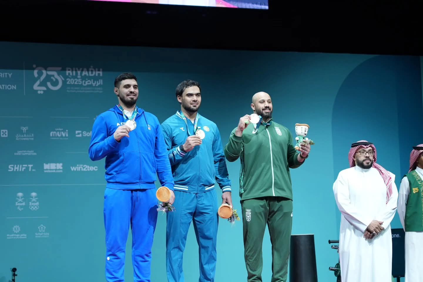 Ağırlıqqaldıranlarımız İslamiadanı 11 medalla başa vurdular&nbsp;