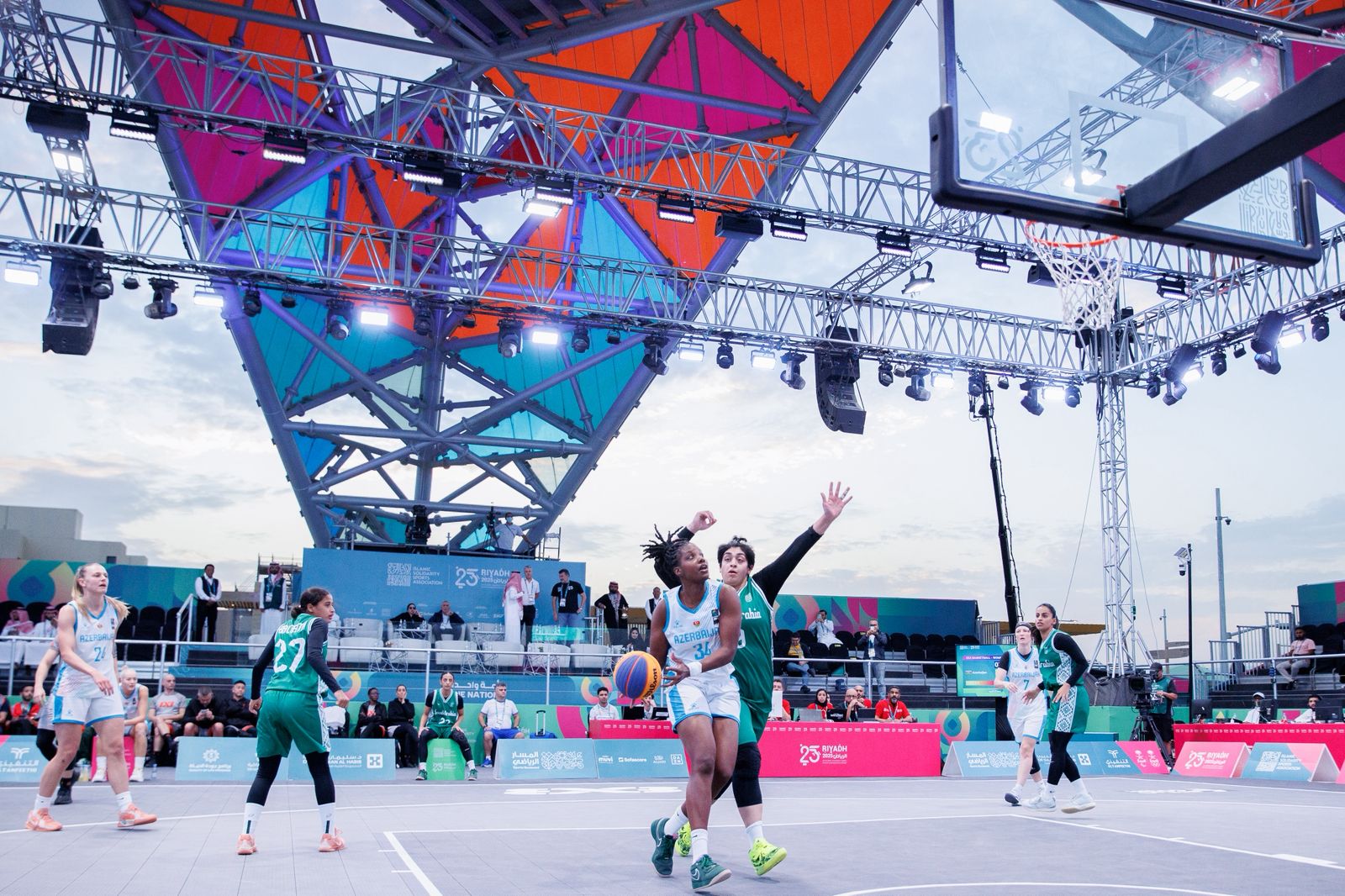 İslamiada: MOK-un vitse-prezidenti 3x3 basketbol və atletika yarışlarını izləyib