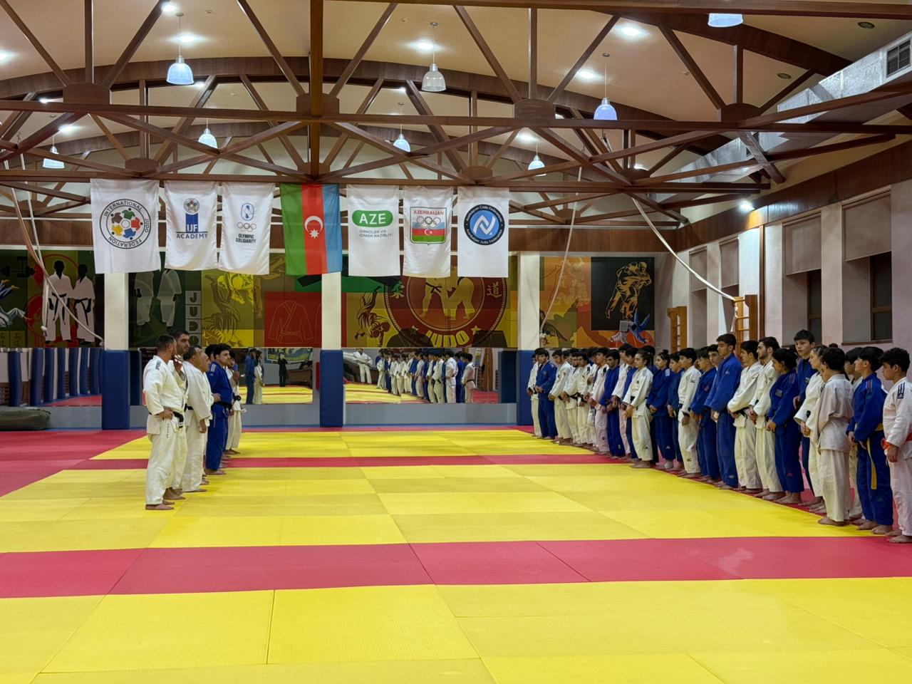 Liqa yarışlarının qalibləri ilə görüş keçirilib