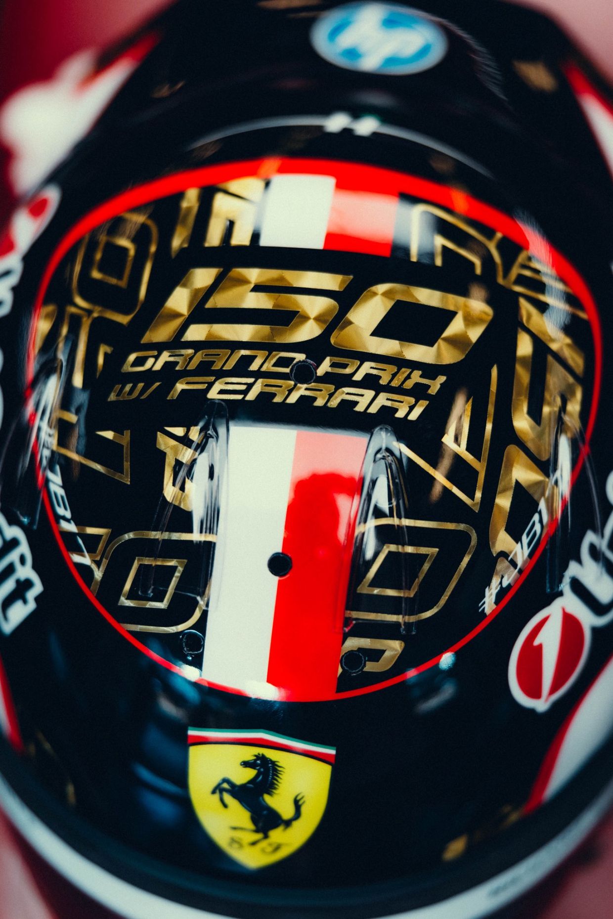 Monakolu pilot ilin son Qran-prisinə yeni dəbilqə ilə qoşulacaq - FOTO