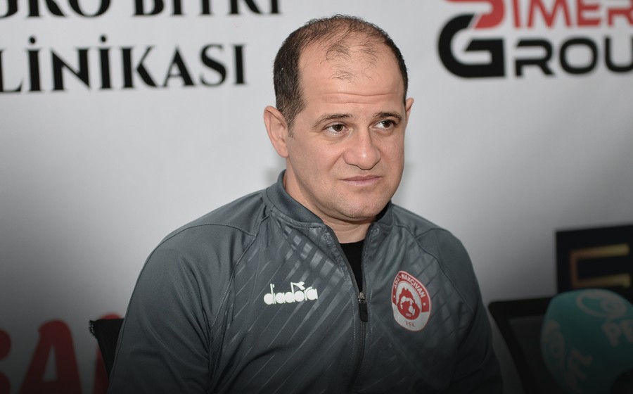 Premyer Liqa klubunda baş məşqçi istefası