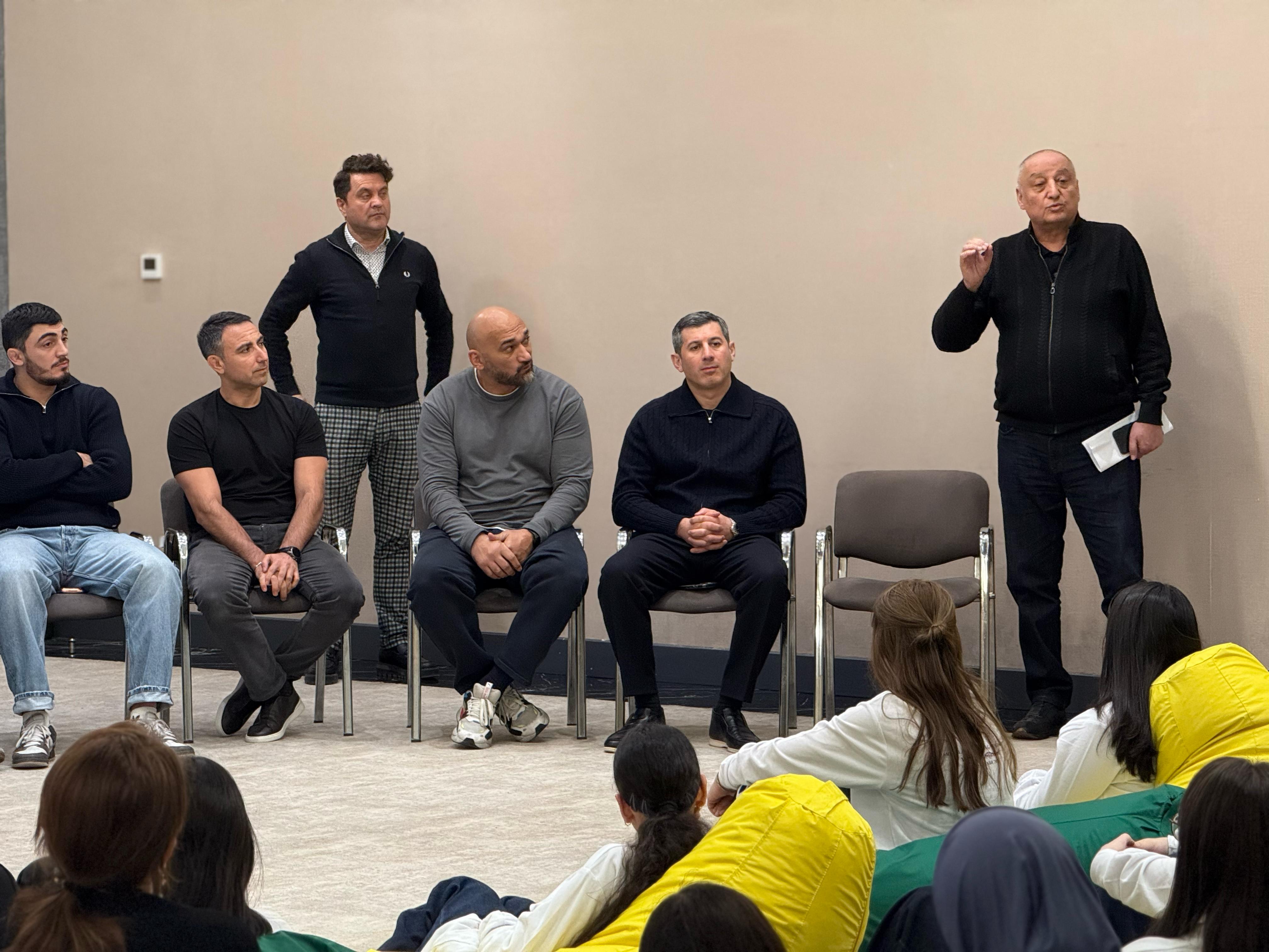 Olimpiya çempionları şəhid övladları ilə görüşüb