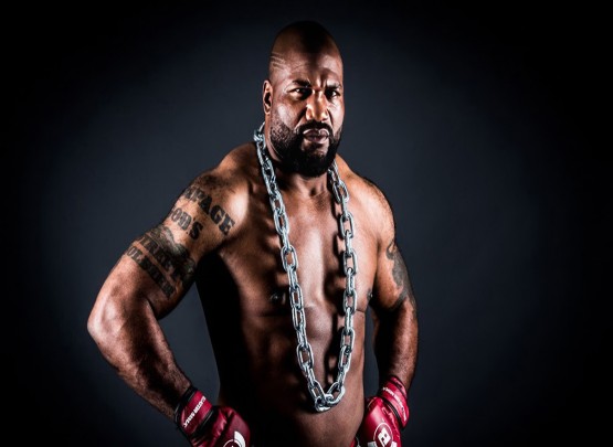 UFC çempionu oğlu üçün hədiyyə alıb