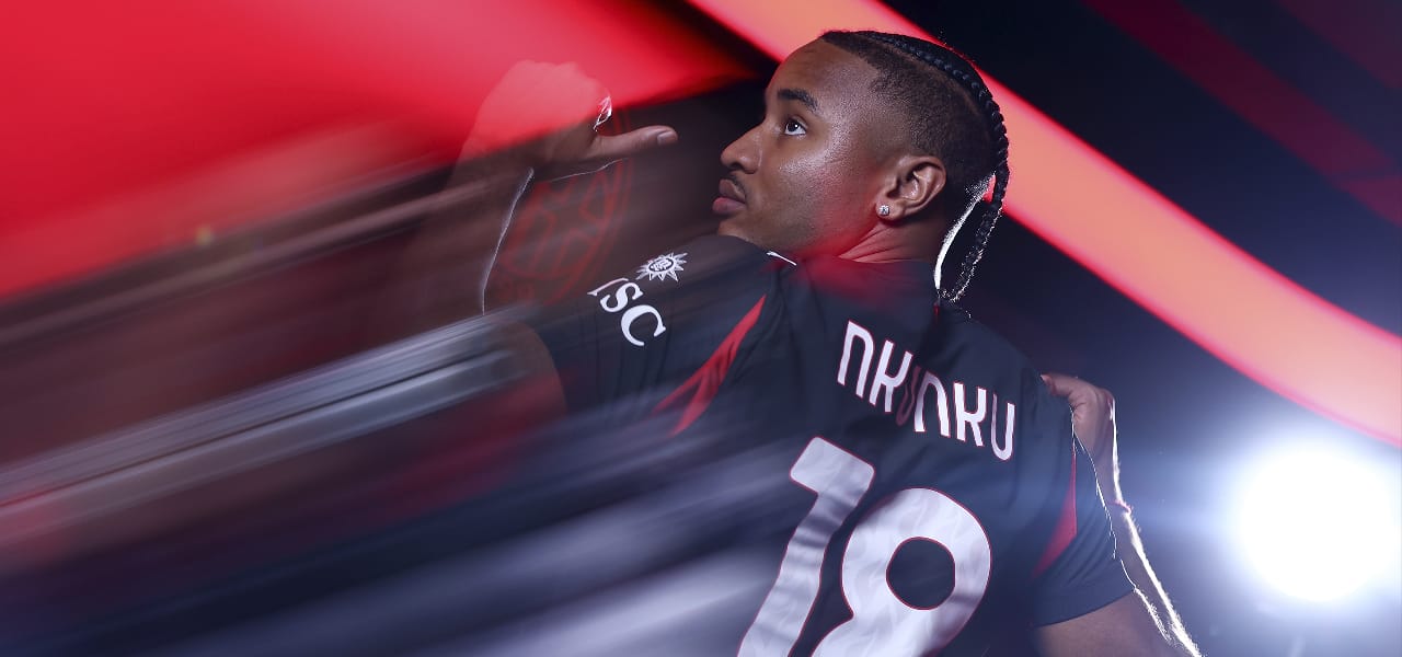 İstanbul klubları eyni fubolçu üçün mübarizə aparırlar