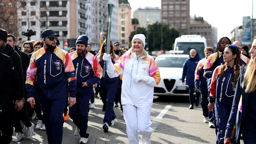 BOK prezidenti Milanda Olimpiya məşəlini daşıyıb