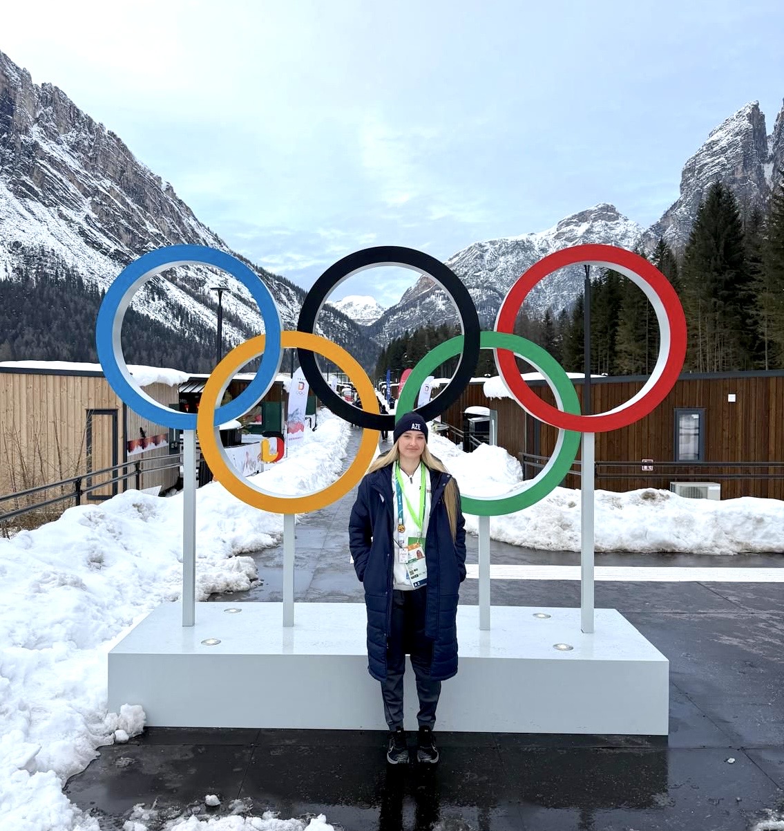 MOK RƏSMİLƏRİ MİLANDA ATLETLƏR KƏNDİNDƏ OLUBLAR