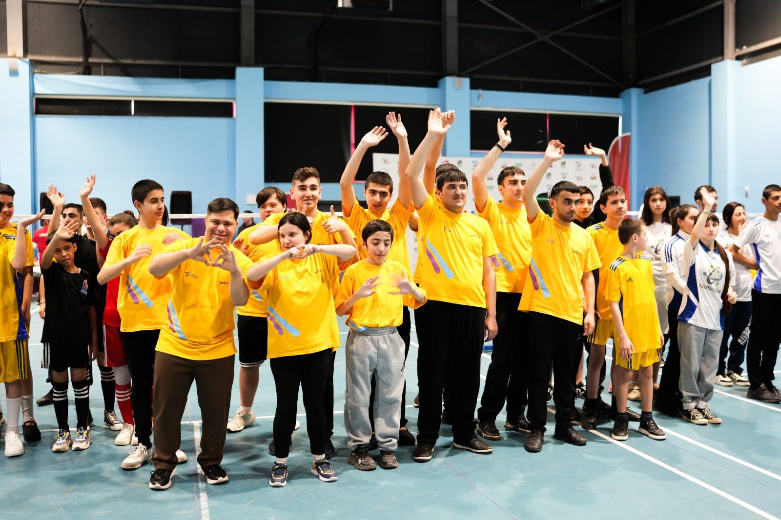 Autizm və daun sindromlu idmançıların iştirakı ilə badminton yarışı keçirilib