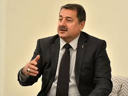 Vaqif Sadıqov: “Az səhv edən komanda qalib olacaq"