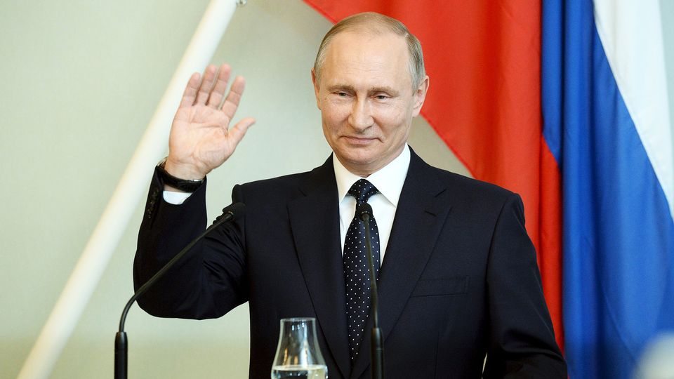 Putin Çerçesovu mətbuat konfransında təbrik etdi