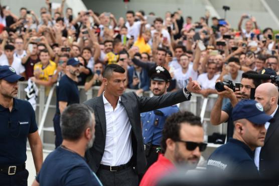 Ronaldo "Yuventus"un bazasında