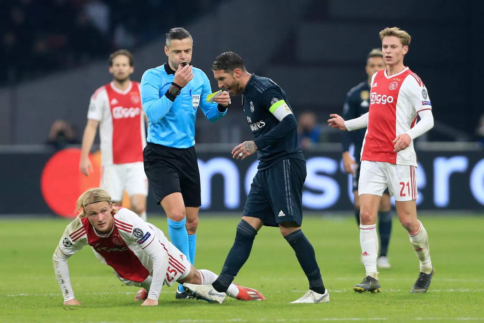 UEFA-nı aldatmaq olmaz