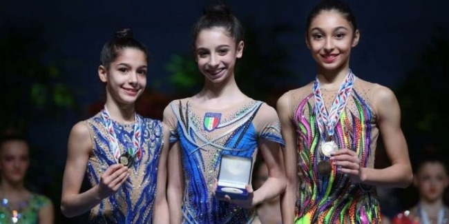 Bədii gimnastımız Fransada 2 medal qazanıb