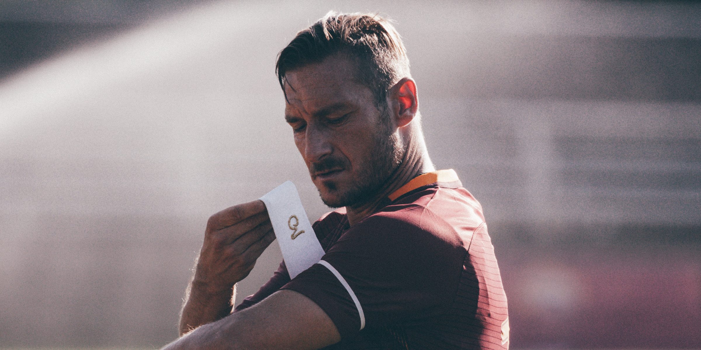 Tottinin futbola gəlişi dünyada hansı hadisələrlə eyni vaxta təsadüf edib?