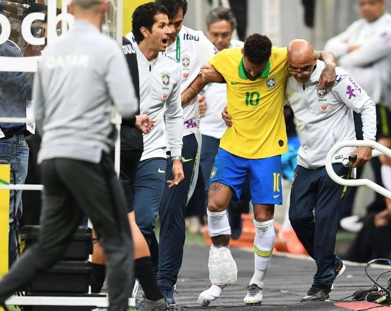 Neymar yenidən zədələndi 