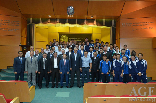 AGF Avropa çempionatının qaliblərini mükafatlandırdı