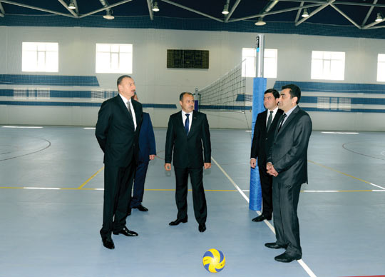 Prezident İlham Əliyev Şamaxı Olimpiya Kompleksində yenidənqurmadan sonra yaradılan şəraitlə tanış olmuşdur