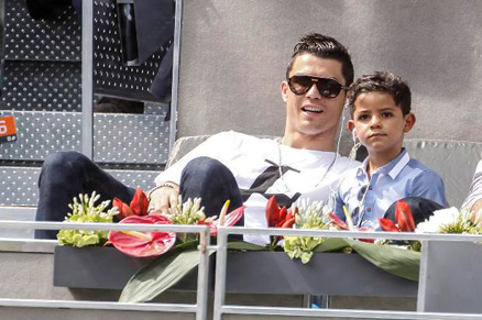 Kriştiano Ronaldo oğlunu gizlətmir