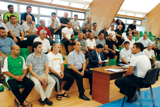 Güləş məşqçiləri üçün seminarlar keçirilir