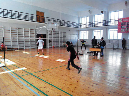 Badminton yarışlarında 18 komanda mübarizə aparıb