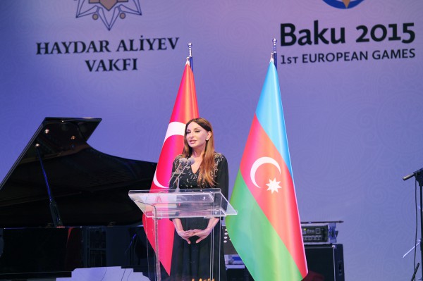 İstanbulun “Çırağan” sarayında “Bakı-2015” ilk Avropa Oyunlarının təqdimatı keçirilib